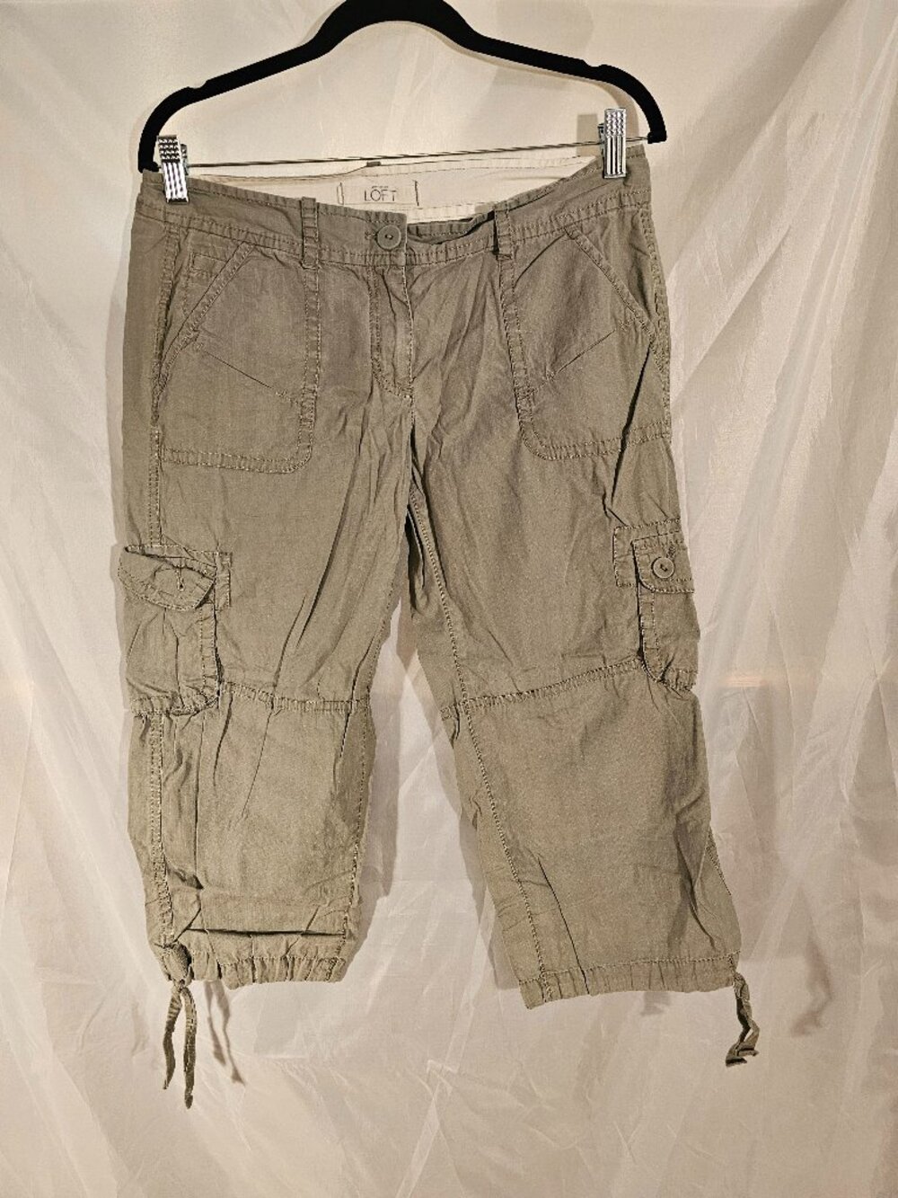 Loft cotton cargo capris. Size 6.